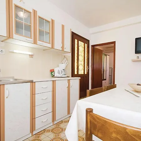Skrapavac Ii Br Vi Nyaraló *